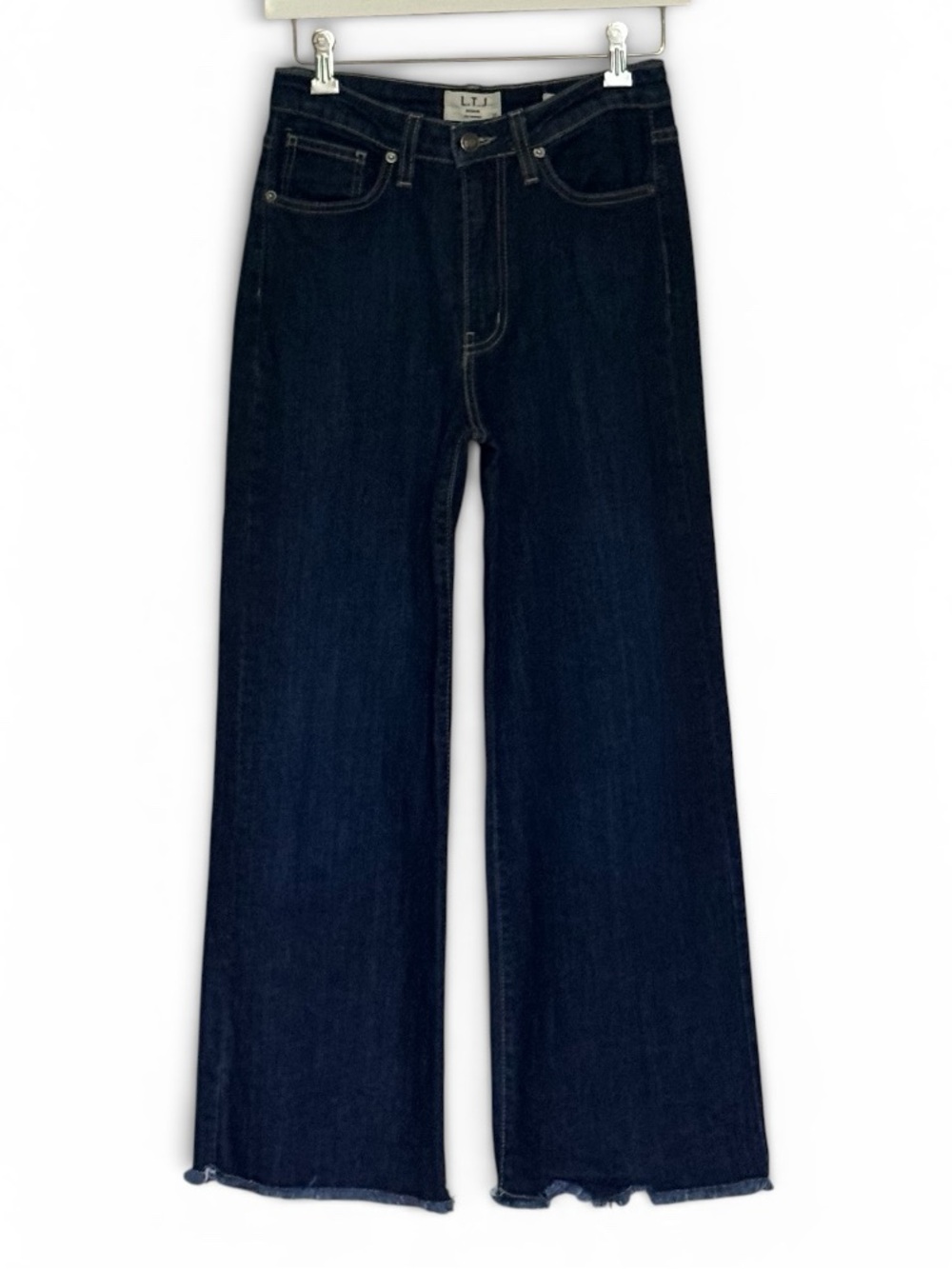 L.T.J. Denim Los Angeles Genoa
Wide Leg Fray Raw Hem Denim Jean Size 27